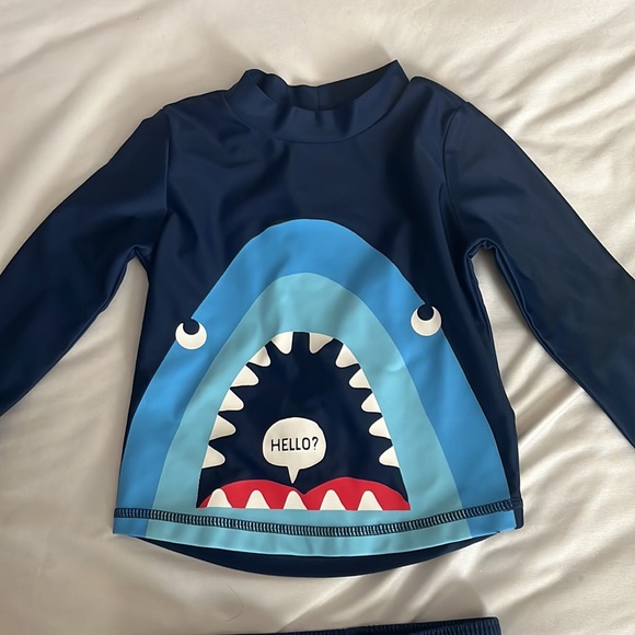 Baby boys set of 2 rash guards and trunks, 18 months. - Picture 3 of 5